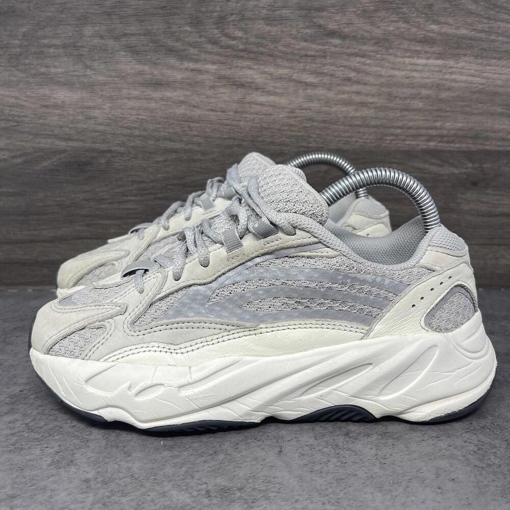 Yeezy Boost 700 V2 Static Shoes Mens Size 5 / Womens 6.5 White Silver Lot EF2829